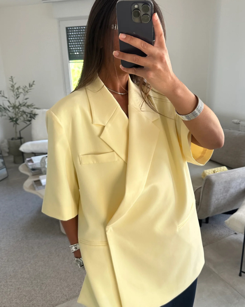 BUTTER YELLOW BLAZER.