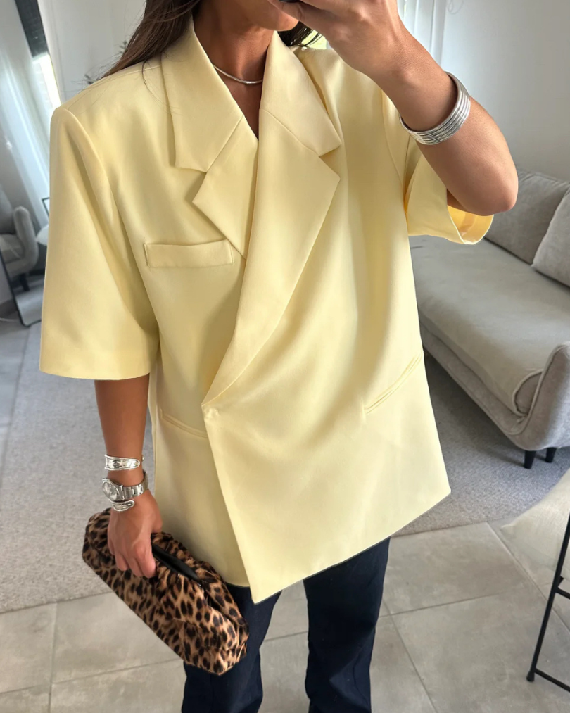 BUTTER YELLOW BLAZER.