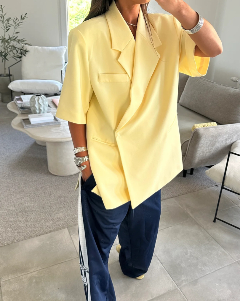 BUTTER YELLOW BLAZER.