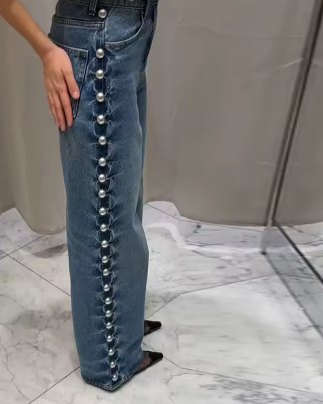 STUDD JEANS.