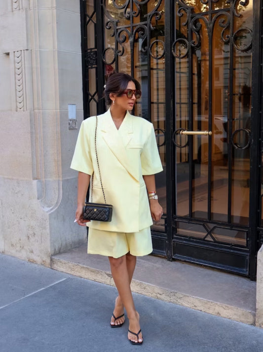 BUTTER YELLOW BLAZER.